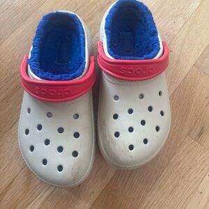 CROCS Kids' Slippers - Cream and Red with Blue Lining